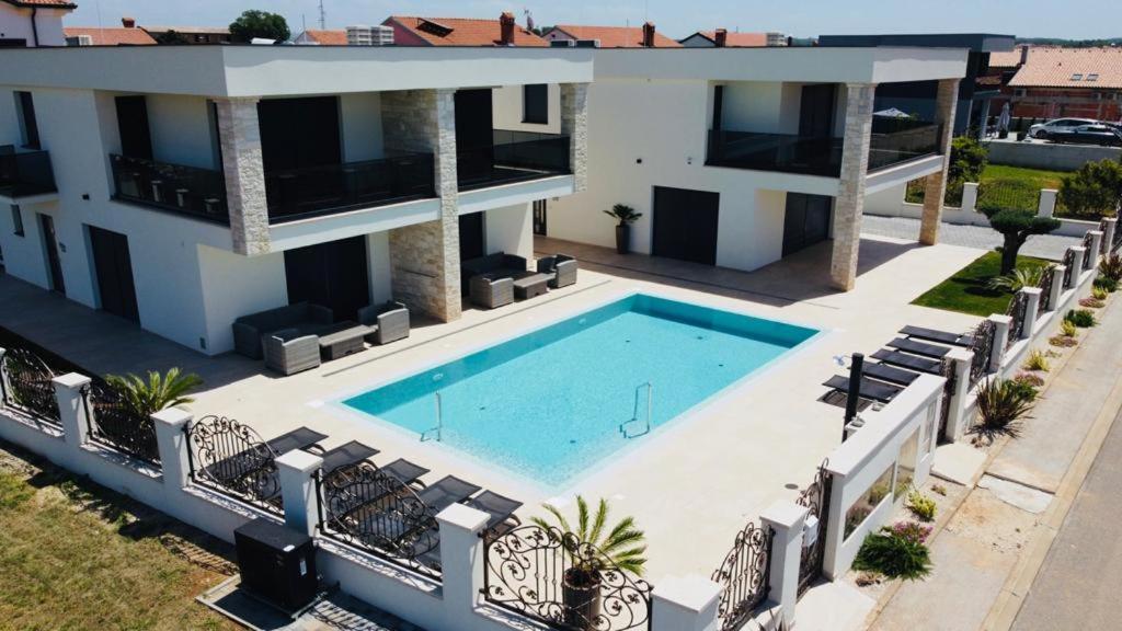 Vila Softic Azra Umago Exterior foto